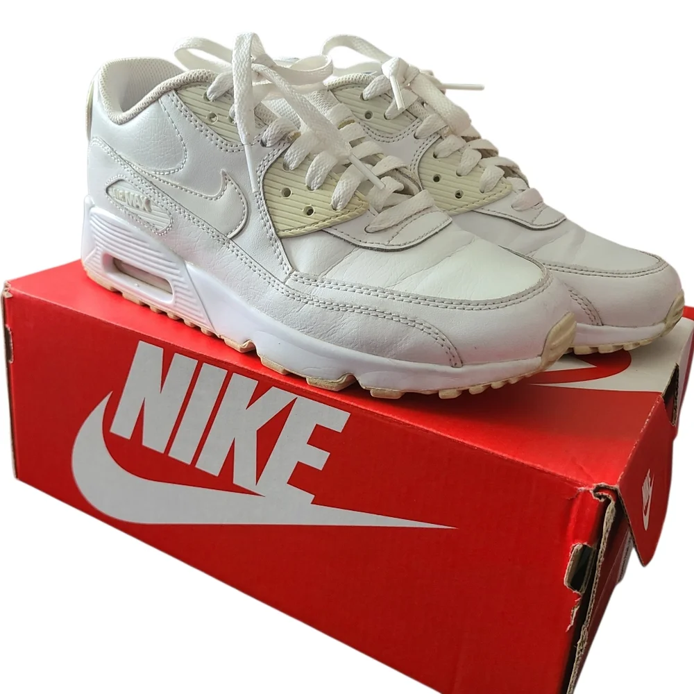 NIKE | AIR MAX 90 |  YOUTH SIZE 6